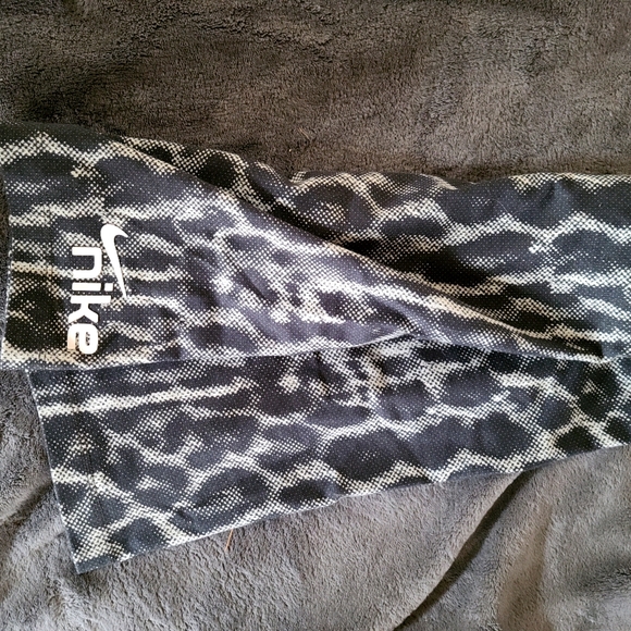 Nike shorts - Picture 1 of 4